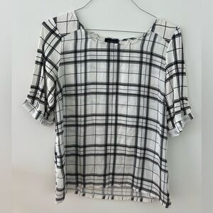 The Limited black and white quarter sleeve work blouse size large